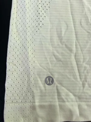 Lululemon Short Sleeve thumbnail 3