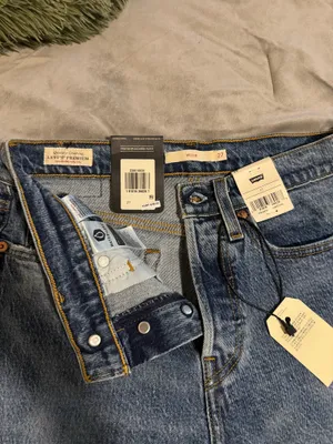 Levi's Women's Premium Wedgie Icon Fit Jeans thumbnail 2