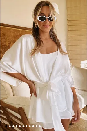First look robe white show me your mumu thumbnail 1