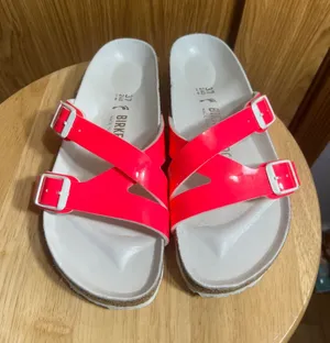 Birkenstock women Arizona Sandals in Neon Pink thumbnail 1