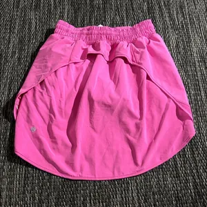 Lululemon Hotty Hot High Rise Skirt *Long Mesh Swift Sonic Pink Size 4 thumbnail 2