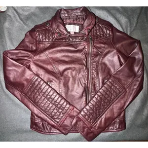 Xhilaration Womens Burgundy Faux Leather Moto Biker Jacket Quilted Size S thumbnail 1