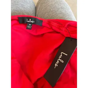 Lulus Ruffle Strap Top‎ Womens Medium Red Square Neck Romantic Off Shoulder thumbnail 3