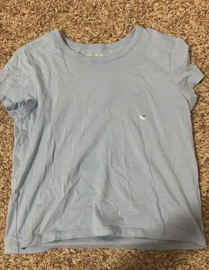 Outfitters T-shirt thumbnail 1
