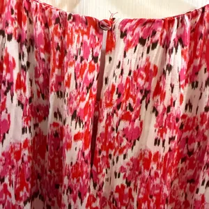 Elegant Floral Maxi Dress in Pink and White thumbnail 4