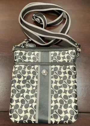Coach Black And White C Logo Crossbody‎ Swingpack thumbnail 1