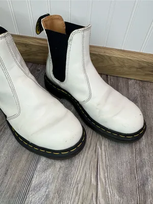 Dr. Martens 2976 White Leather Pull On Chelsea Boots Yellow Stitching Womens 8 thumbnail 2