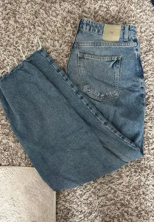 ZARA Jeans High-Rise thumbnail 1