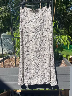 Reformation Bea Snake Print Midi Skirt Size 4 Animal Chic Snakeskin Python thumbnail 2