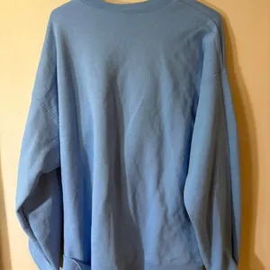 Hanes graphic tee blue crewneck sweatshirt thumbnail 4