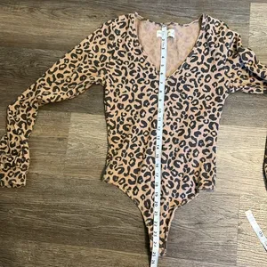 Abercrombie & Fitch Soft A & F Cozy Leopard Print Long Sleeved Bodysuit Small thumbnail 7