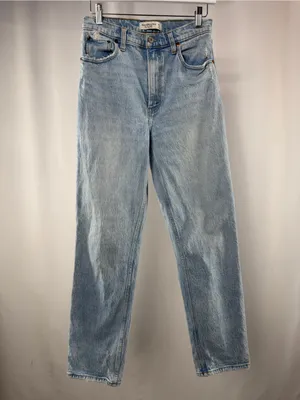 Abercrombie & Fitch Ultra High Rise 90s Straight Jean in Medium Blue Size 4 thumbnail 5