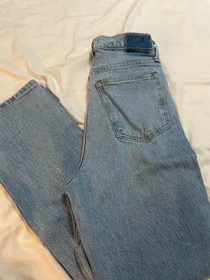 Abercrombie 90s Straight Ultra High-Rise Jeans thumbnail 1