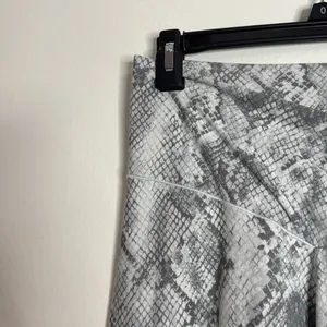 Aerie Offline Real Me Crossover 7/8 Leggings High Rise Gray Snake Print size XL thumbnail 6