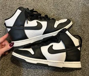 Nike High Top Panda Dunks thumbnail 1