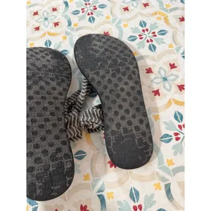 Sanuk Yoga Sling 2 Sandals Womens 9 Grey White Chevron Yoga Mat‎ Footbed Thong thumbnail 3