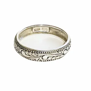 Genuine 925 Sterling Silver Ring Woman's Elegant Fine Ring Sz 7.5 thumbnail 2