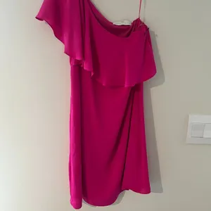 Amanda Uprichard One Shoulder Fuchsia Pink Ruffled Dress size‎ P thumbnail 6