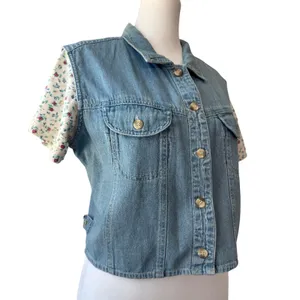 Vintage ‘80s Sasson Floral Cotton & Denim Button Front Short Sleeve Crop Top thumbnail 7