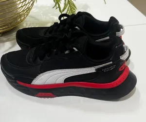 Puma Black & Red Low-Top Athletic Sneakers (EUR 38 / US 6C) thumbnail 1