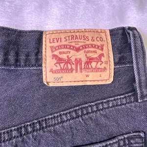 Levi's Gray Denim Jeans with Leather Patch thumbnail 3