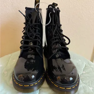 Dr. Martens Black Patent Leather Boots Womens size 9 thumbnail 6