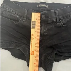 Abercrombie & Fitch Womens Black Denim Shorts Raw Hem Cut Off Size 26 2 Low Rise thumbnail 10