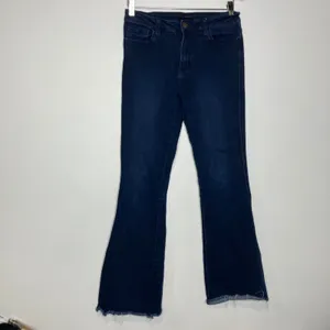 Vervet Flying Monkey high rise flare jeans blue women's size 28 trendy modern western‎ thumbnail 2