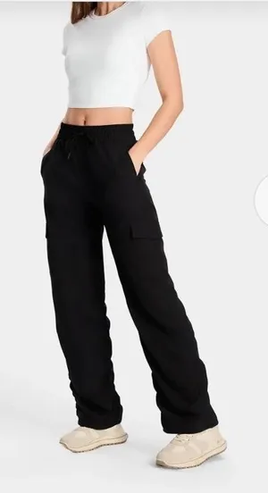 Yogipace Women's Lightweight Studio Pants XS Black NEW WITH TAGS shorter Inseam thumbnail 1