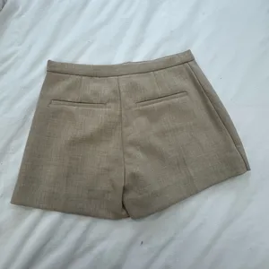 Aritzia Babaton Skirt thumbnail 3