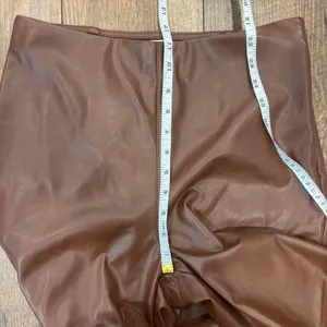 Aritzia Wilfred Elaine Flared High-Rise Vegan Leather Pants Patina Brown 10 $148 thumbnail 9