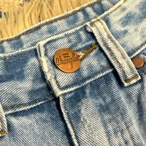 Wrangler x Billabong patched high rise super flare jeans size 24 thumbnail 4