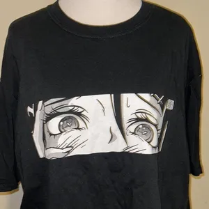 5/$30 🎈 Square Apple studios XL‎ anime eyes cropped top thumbnail 3
