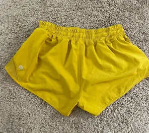 Lululemon Hotty Hot Short 2.5” *RARE color thumbnail 2