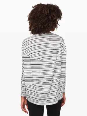 Lululemon Back In Action Long Sleeve Cut Back Stripe White Black size 8 thumbnail 2