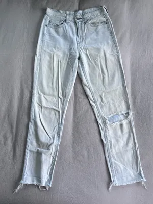 American Eagle Light Wash Mom Jeans thumbnail 2
