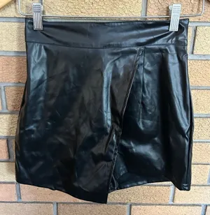 NWT Shein Black Faux Leather Wrap Skirt/Shorts Size XS thumbnail 1