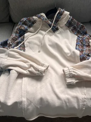 Buckle sweatshirt thumbnail 2