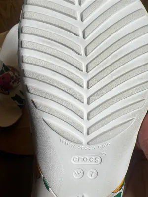 CROCS White Floral Slide Sandals with Gold Ring thumbnail 6