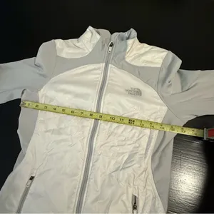 The North‎ Face Women's White and Gray Ski Jacket thumbnail 6