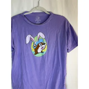 Buc-ee's T-Shirt Mens Size M Purple Easter Bunny Beaver Graphic Crewneck thumbnail 2