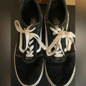Black Old School Vans‎ Youth Size 6 W7 thumbnail 4