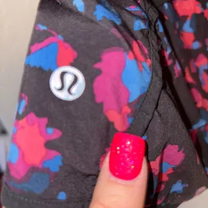 Lululemon Run Times Short (4"). Sz 8 Preloved excellent. Dandy Digie Multi thumbnail 3