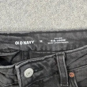 Old Navy Women's Size 12 High Rise O.G. Loose Fit Black Denim Jeans thumbnail 4