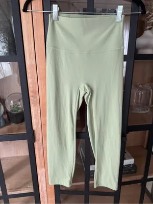 Oner Active Rare fit scrunch sage leggings high rise capris workout ruched contour crop thumbnail 5
