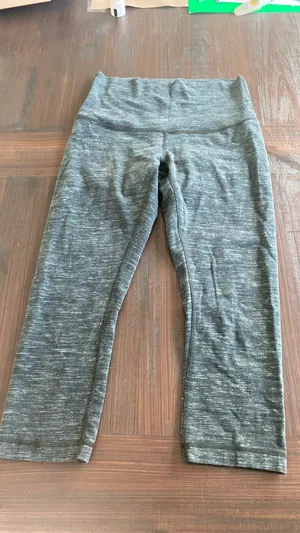 Lululemon Cropped Leggings thumbnail 1