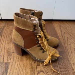 FRYE AND CO RAYNER GENUINE LEATHER & SUEDE LUG SOLE BOOTS WITH 3.5” HEELS Sz 7.5 thumbnail 1