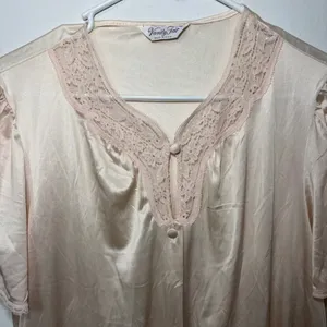 80s Vanity Fair Vintage Nightgown Light Pink Lace Trim Nylon USA Size M Coquette thumbnail 3