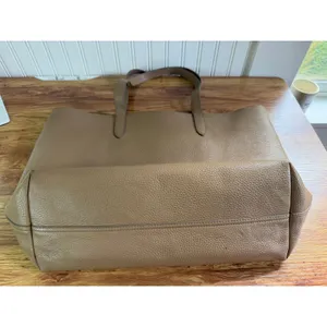 Cuyana Classic Structured Leather Tote Bag Cappuccino Tan OS thumbnail 13