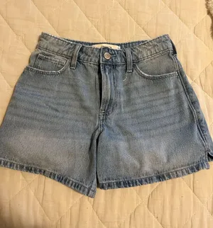 Hollister shorts  thumbnail 1